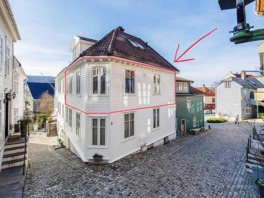 Central City Apt On One Of Bergen'S Finest Streets Екстериор снимка